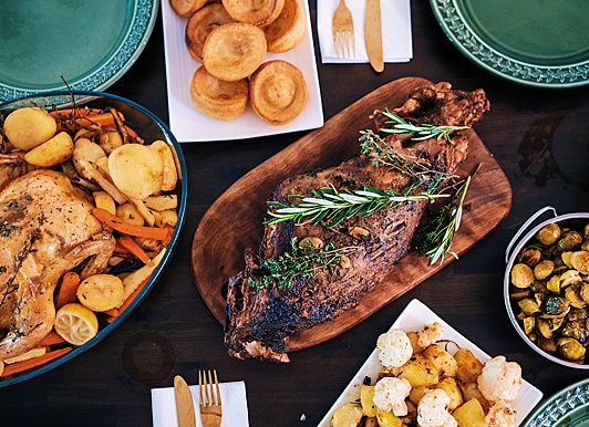 Спасаем желудок: врач назвал главные правила «постпраздничного» меню